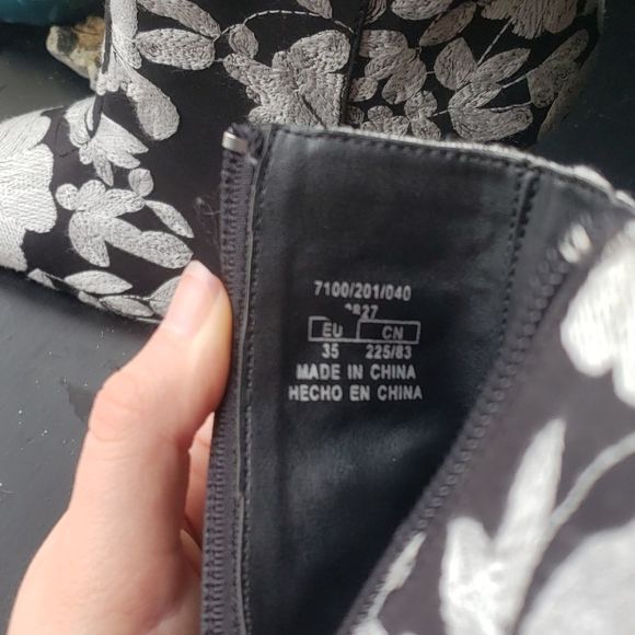 🌟HOSTPICK🌟Zara Floral Black&White High Heels - Picture 9 of 9